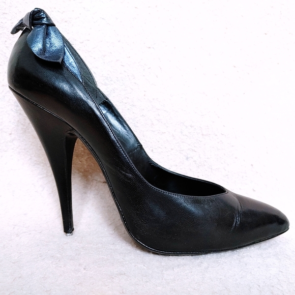 Black pumps - heel tips need replacement - Picture 4 of 15